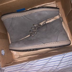 Columbia Three Passes Desert Boots